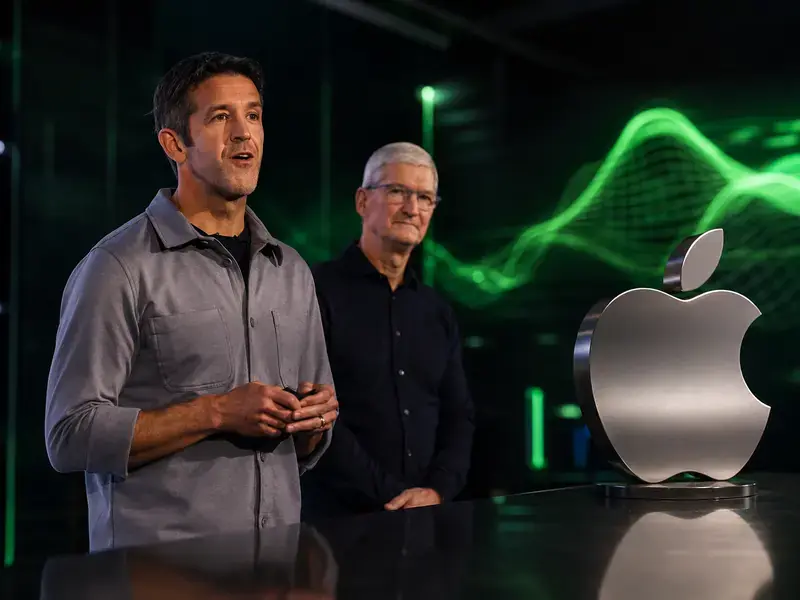 John Ternus Gantikan Tim Cook Jadi CEO Apple, Prioritaskan AI Untuk Apple